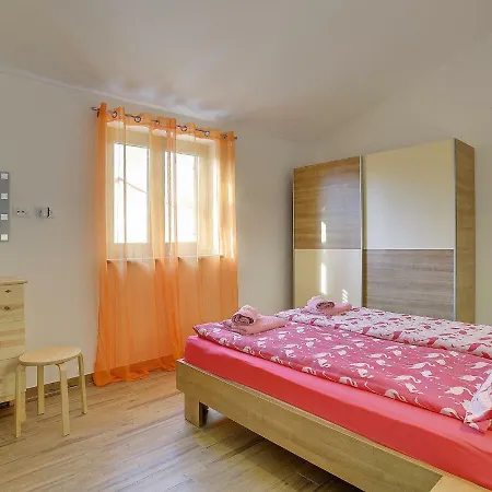 Holiday House Maret * Ližnjan