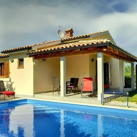 Holiday House Maret Сasa de vacaciones