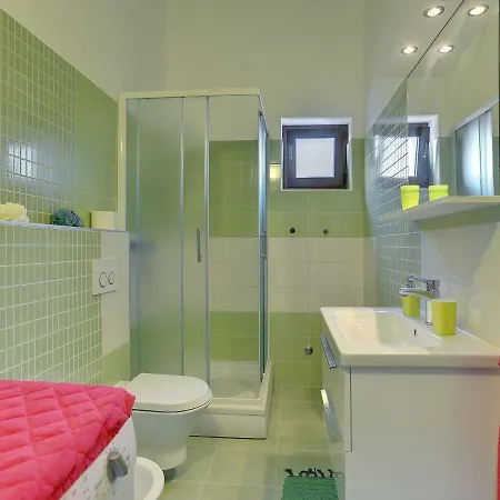 Holiday House Maret *